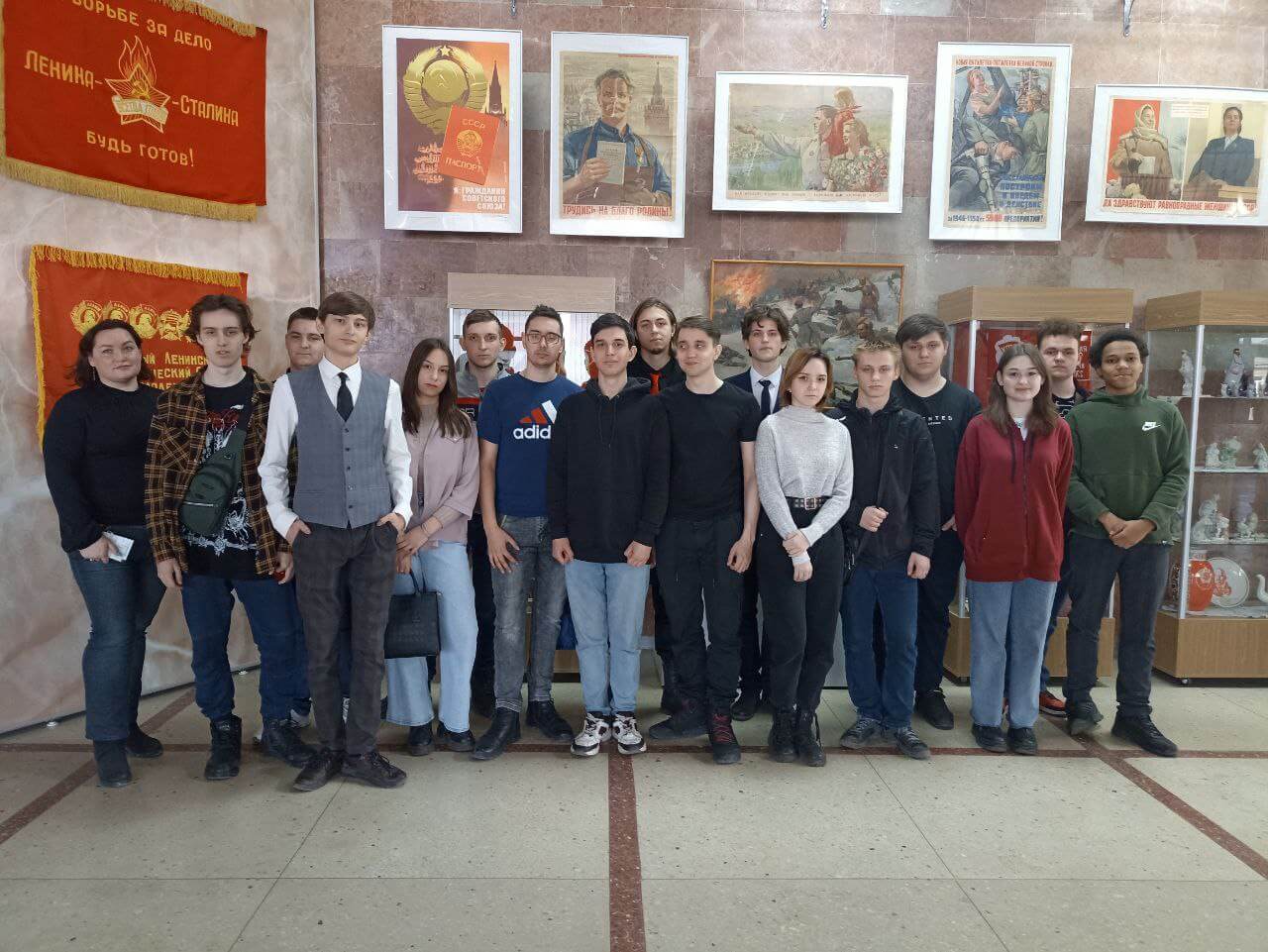 Студенты факультета КСИТ в Луганском краеведческом музее